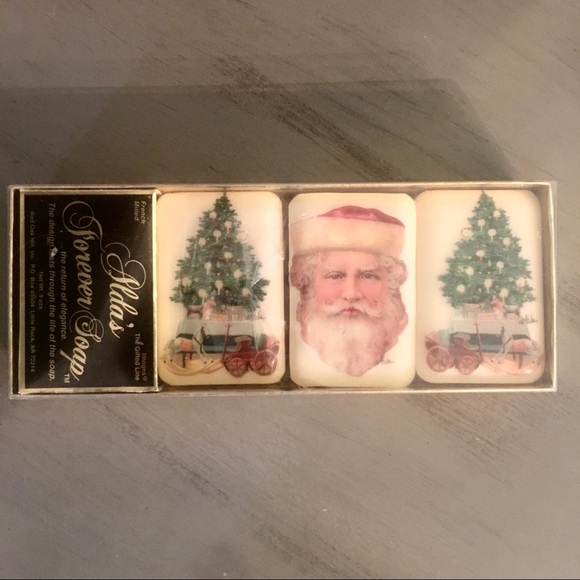 VINTAGE CHRISTMAS ALDAS FOREVER SOAPS SET OF 3 - Picture 1 of 4